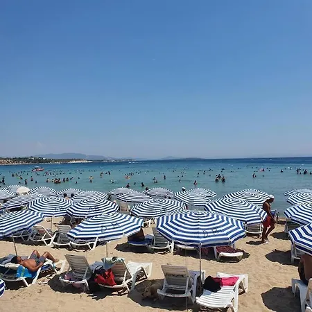 Lovely 2-Bedroom Condo In The Heart Of The Famous Altinkum Beach