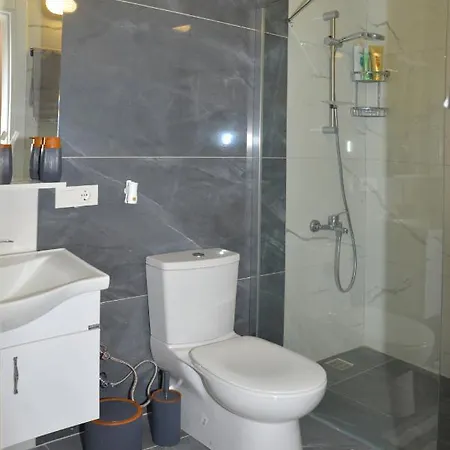 Apartamento Lovely 2-Bedroom Condo In The Heart Of The Famous Altinkum Beach